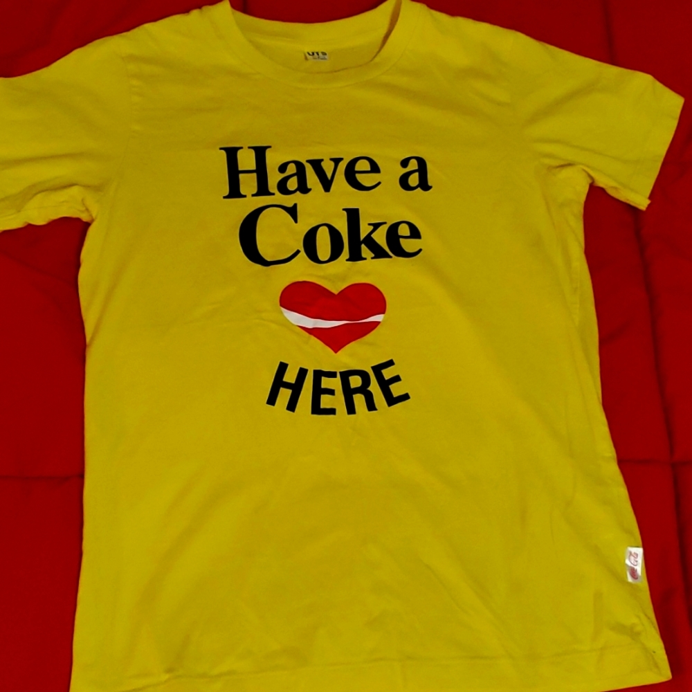 Coca cola tshirt,size small